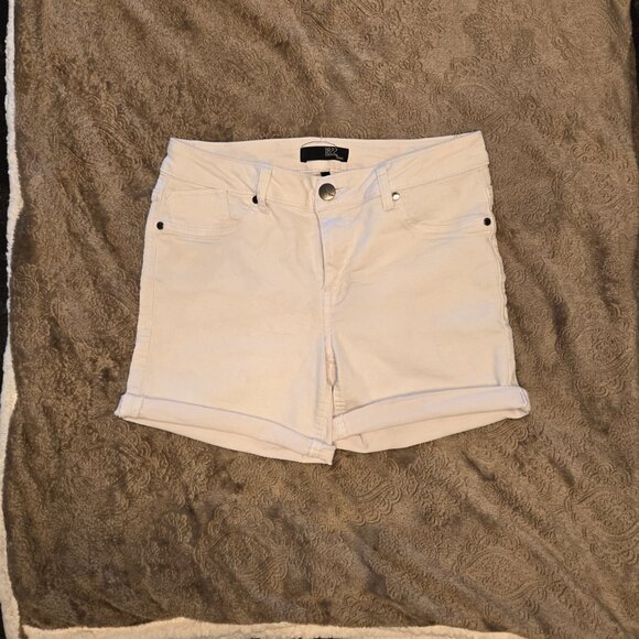 1822 Women’s White stretch Denim Shorts-SIZE 10-EXCELLENT CONDITION - Picture 2 of 8